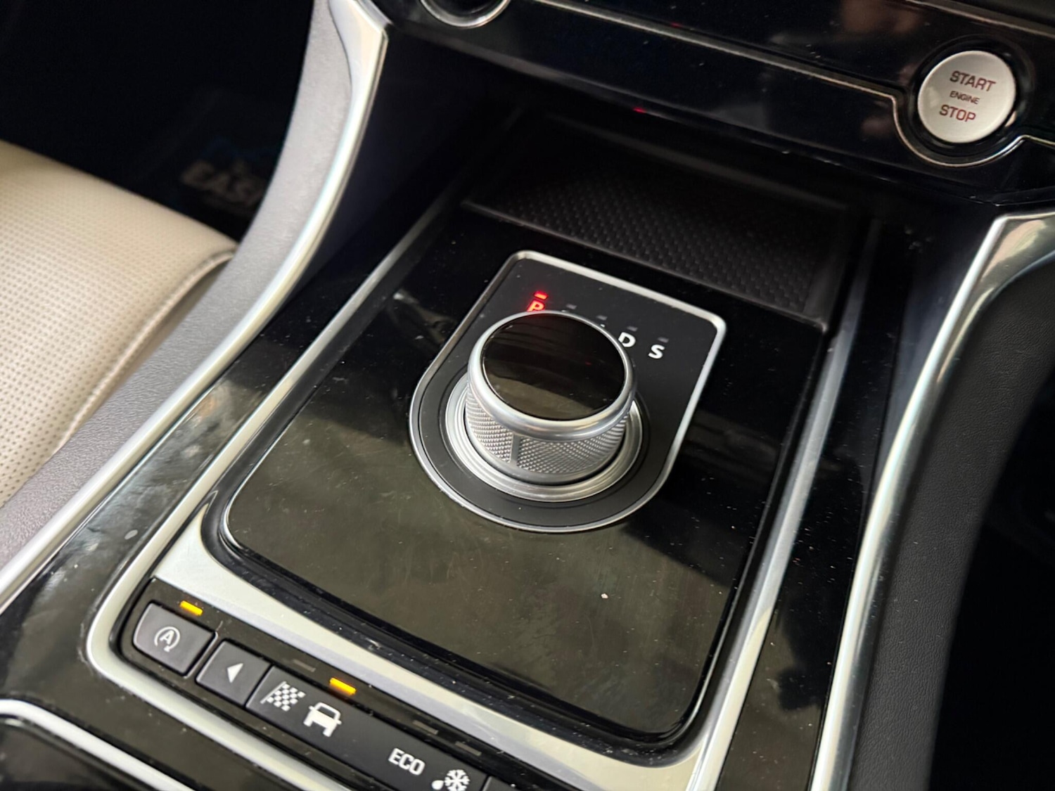 Used Jaguar XE 2016 for sale - 76688885: Photo 54