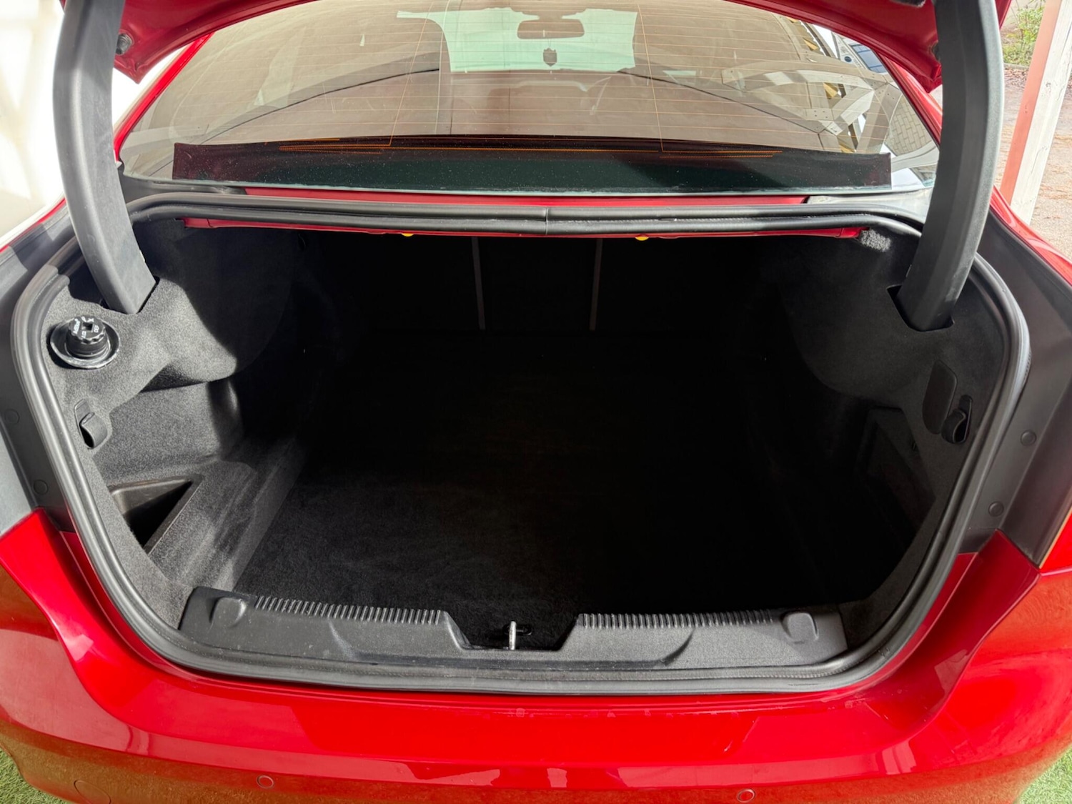 Used Jaguar XE 2016 for sale - 76688885: Photo 8