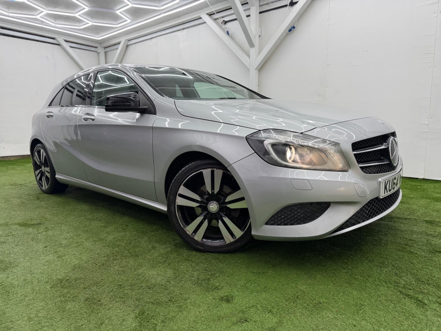 Used Mercedes-Benz A-Class 2014 for sale - 77550501: Photo 4