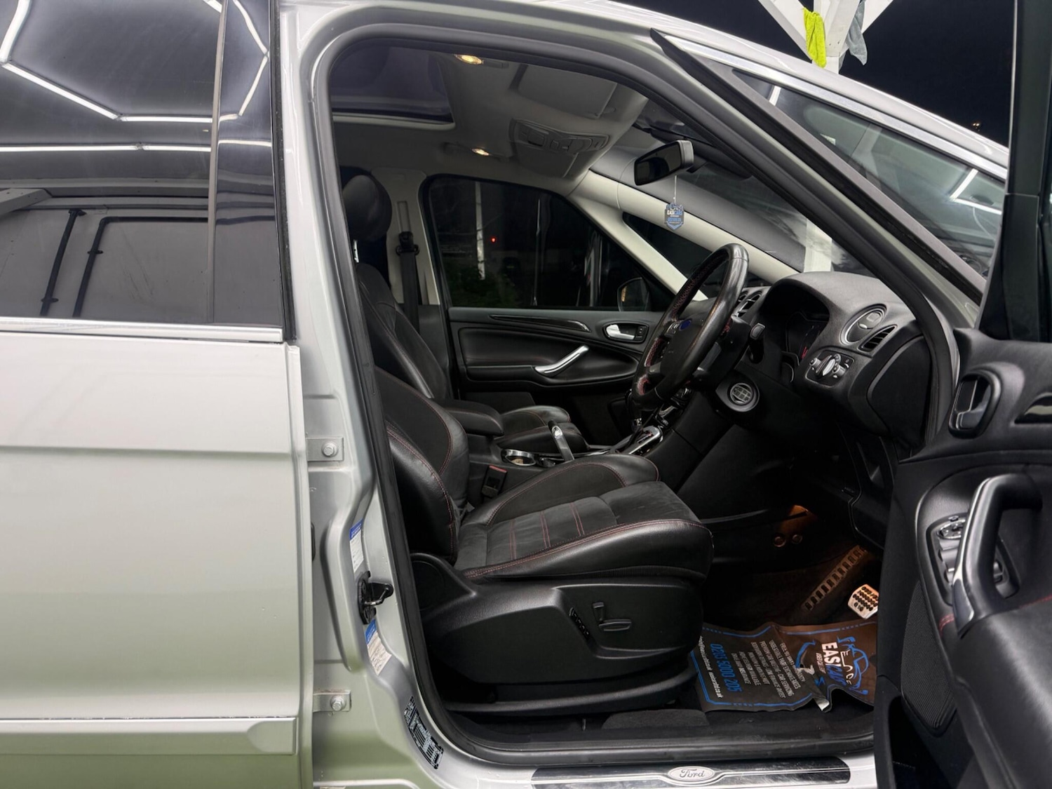 Used Ford S-Max 2011 for sale - 77538570: Photo 13