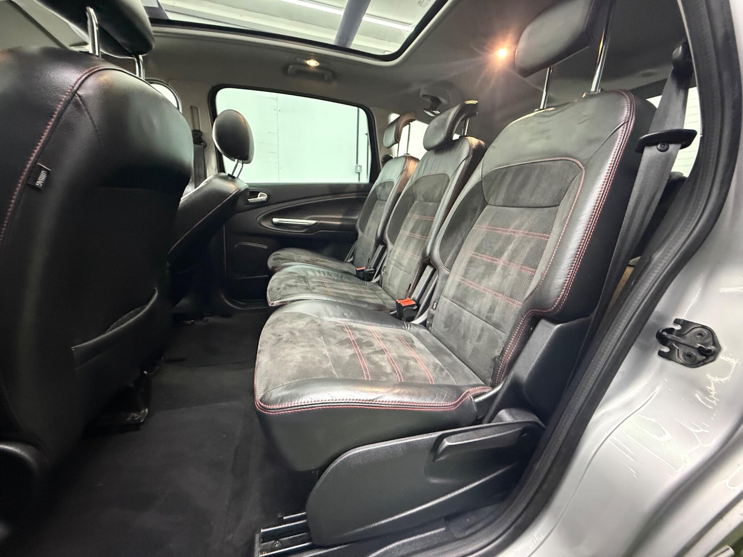 Used Ford S-Max 2011 for sale - 77538570: Photo 25