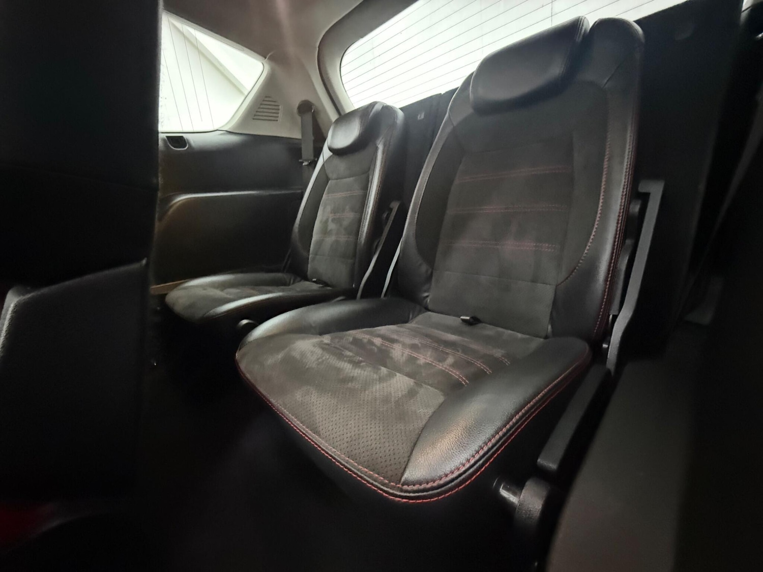 Used Ford S-Max 2011 for sale - 77538570: Photo 27