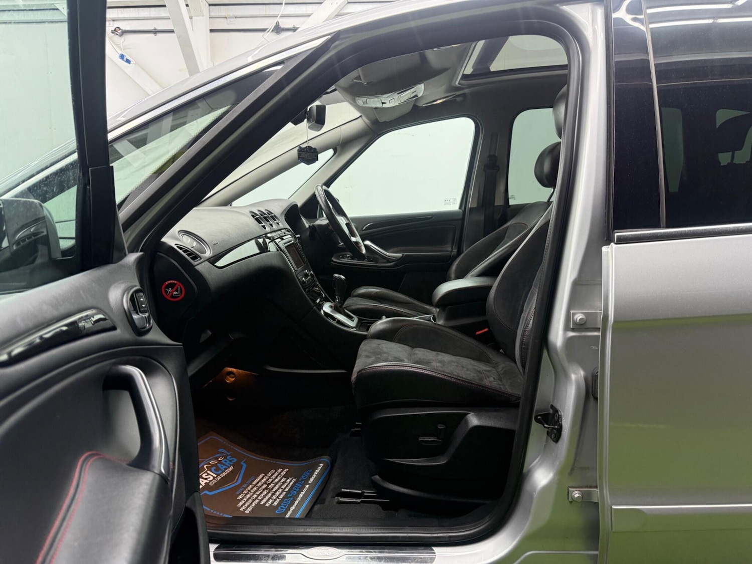 Used Ford S-Max 2011 for sale - 77538570: Photo 28