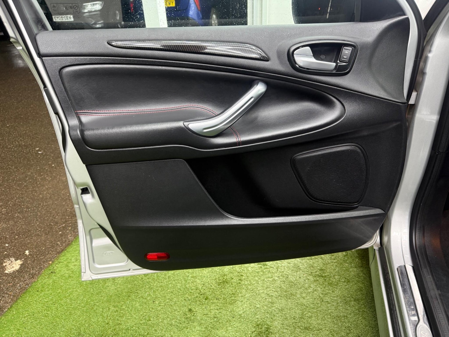 Used Ford S-Max 2011 for sale - 77538570: Photo 30