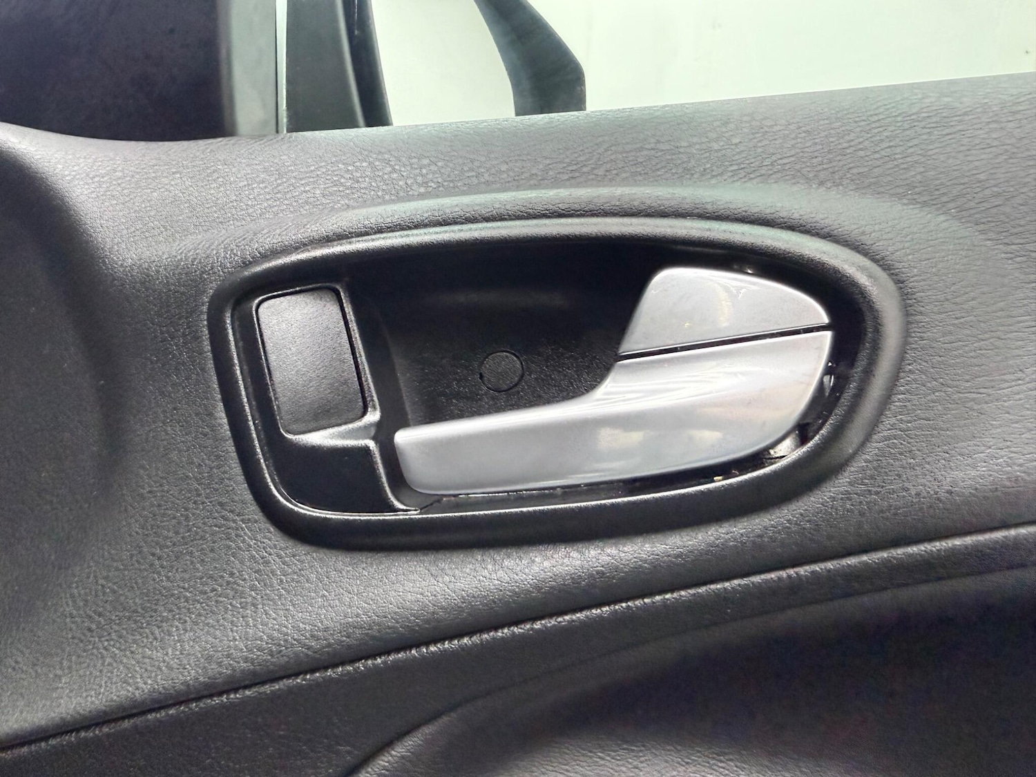 Used Ford S-Max 2011 for sale - 77538570: Photo 44