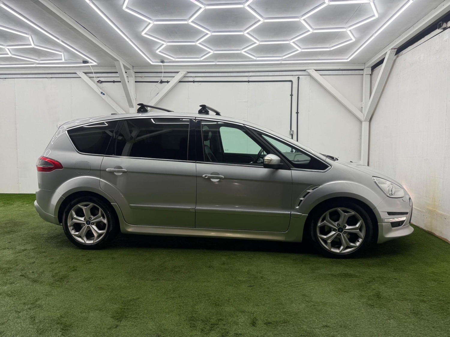 Used Ford S-Max 2011 for sale - 77538570: Photo 5