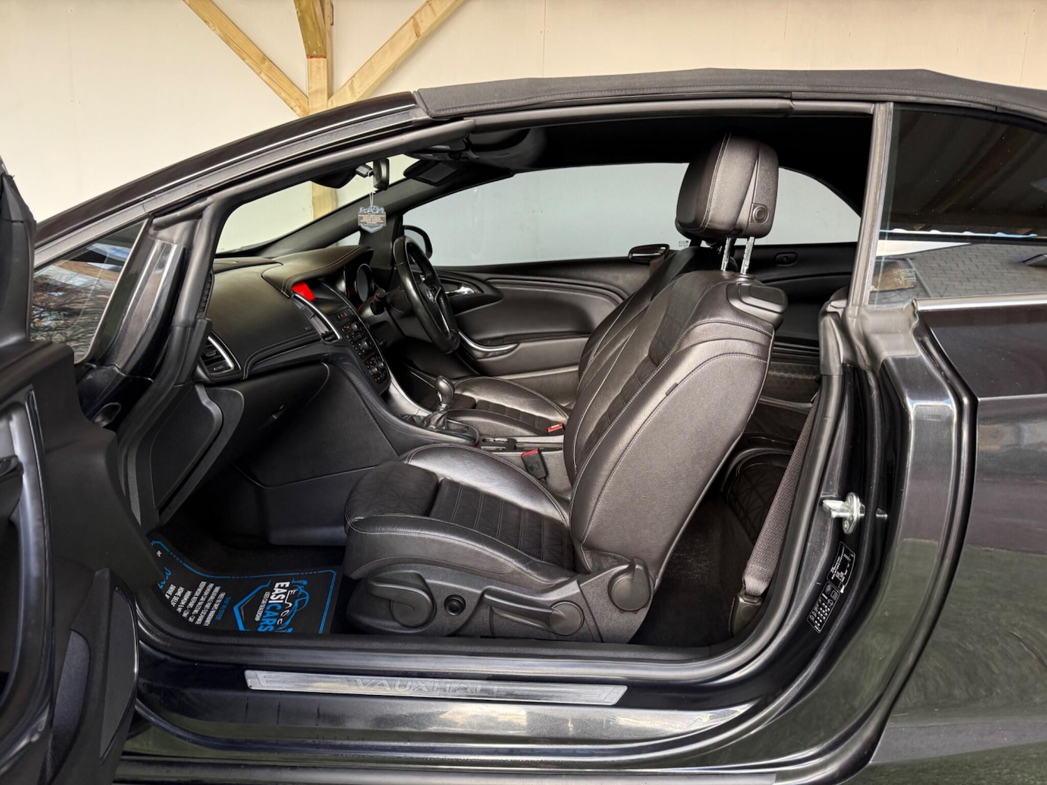 Used Vauxhall Cascada 2015 for sale - 77091358: Photo 23