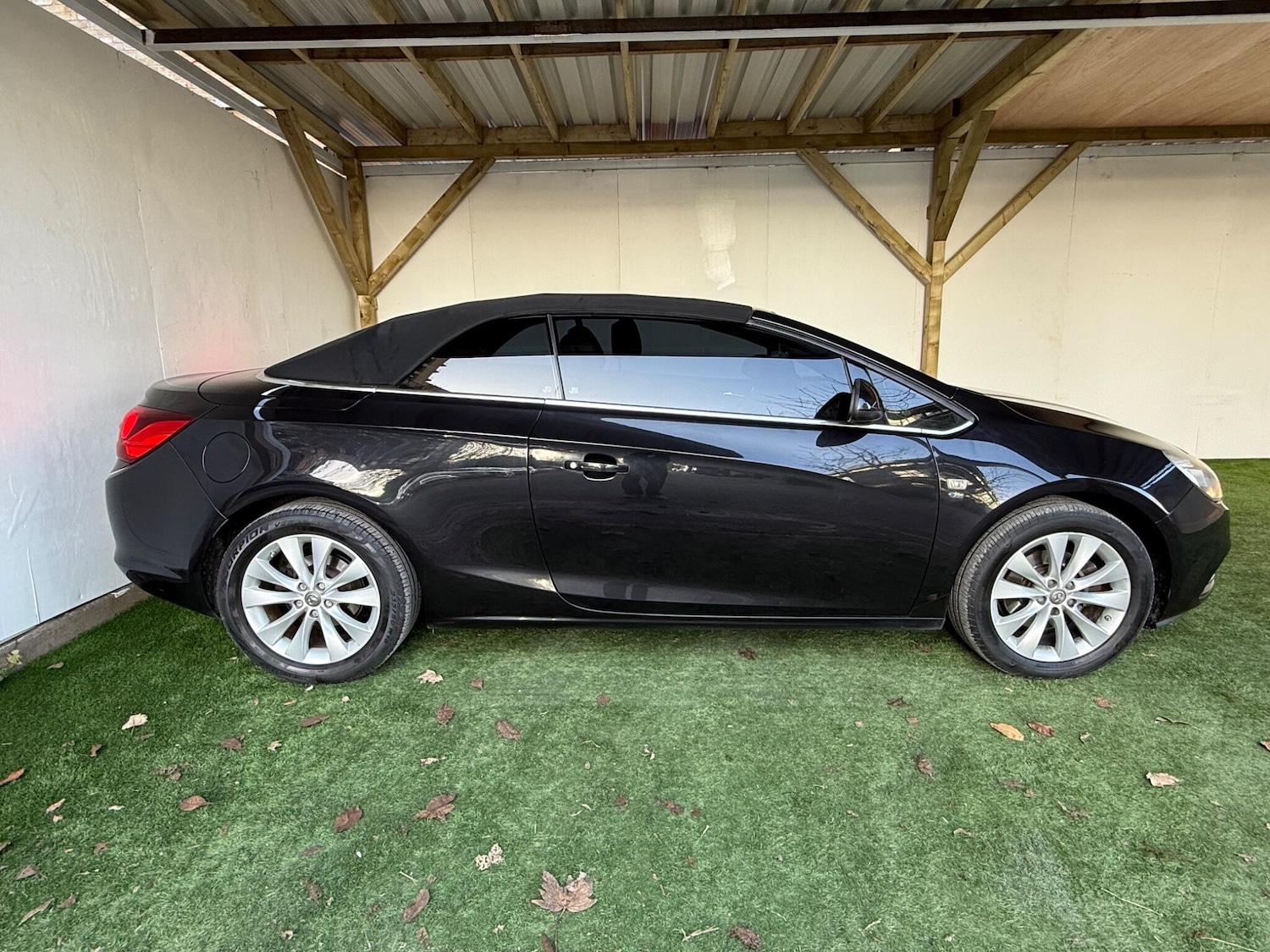 Used Vauxhall Cascada 2015 for sale - 77091358: Photo 5
