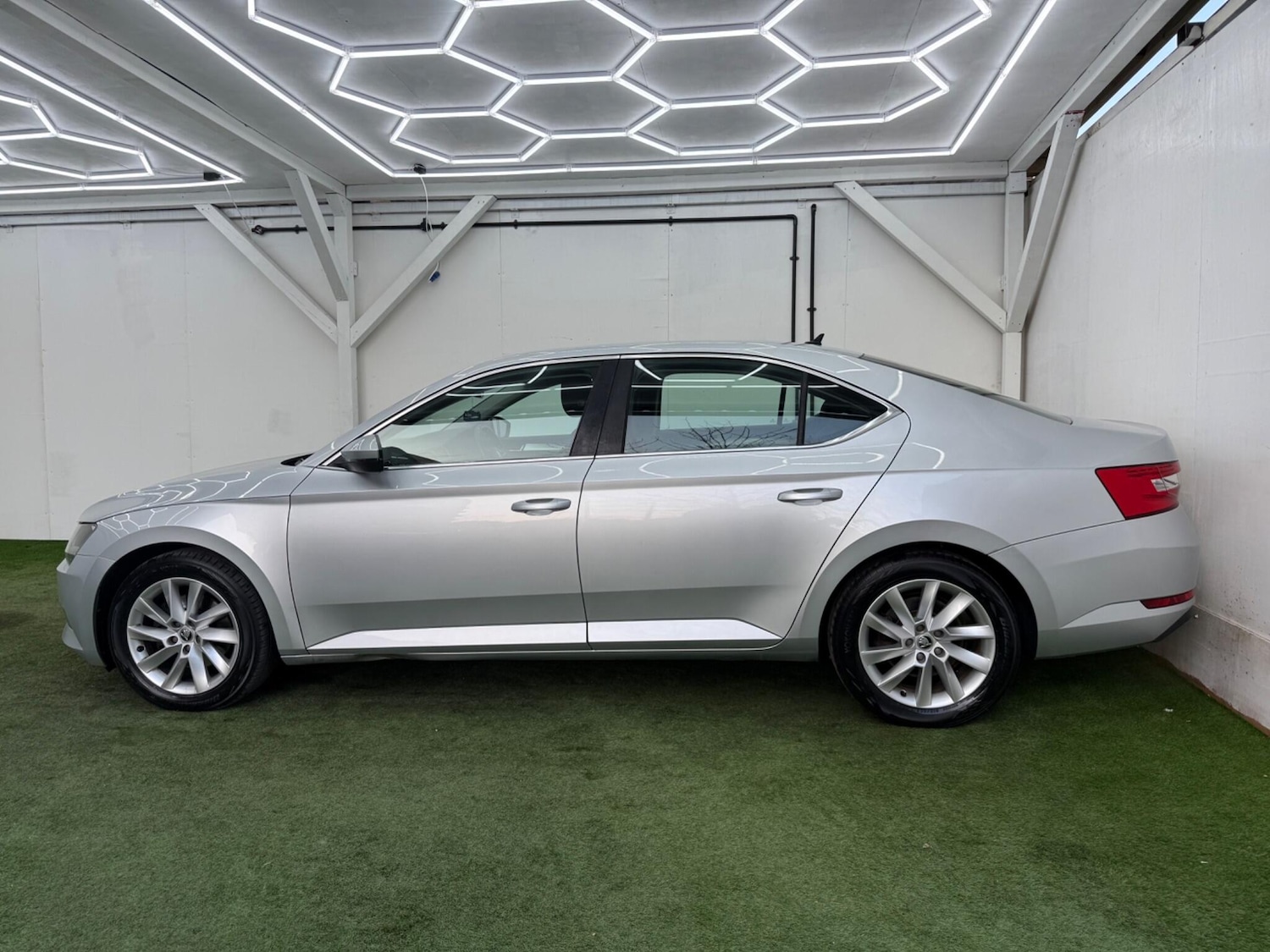 Used Skoda Superb 2017 for sale - 77753786: Photo 10