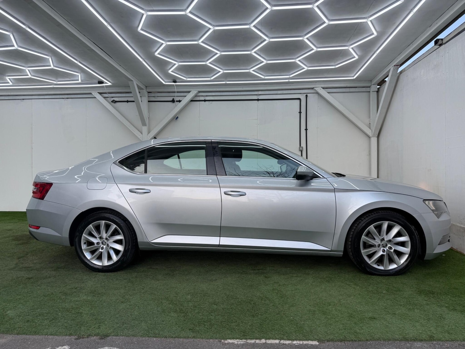 Used Skoda Superb 2017 for sale - 77753786: Photo 5