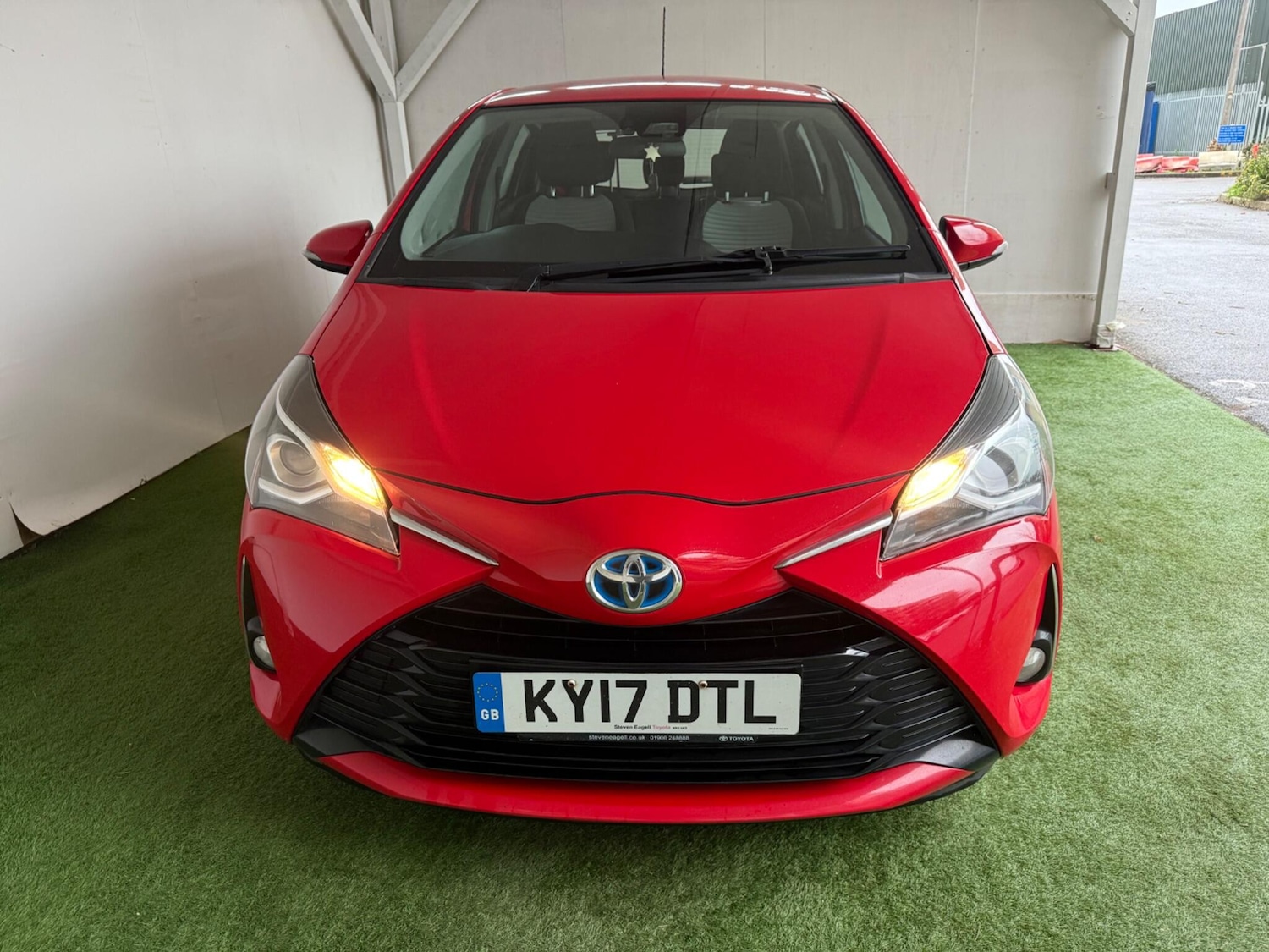 Used Toyota Yaris 2017 for sale - 76976495: Photo 12