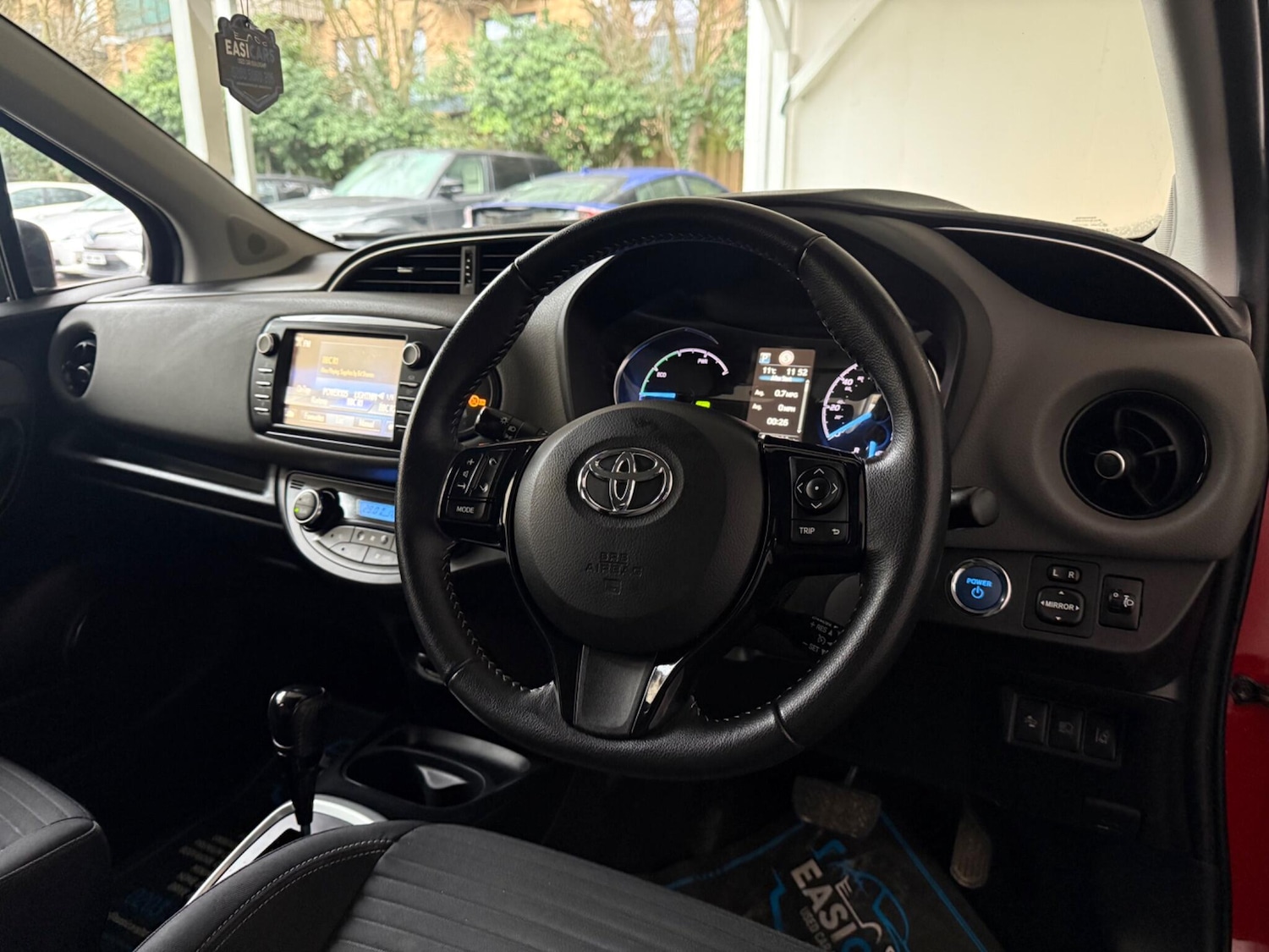 Used Toyota Yaris 2017 for sale - 76976495: Photo 15