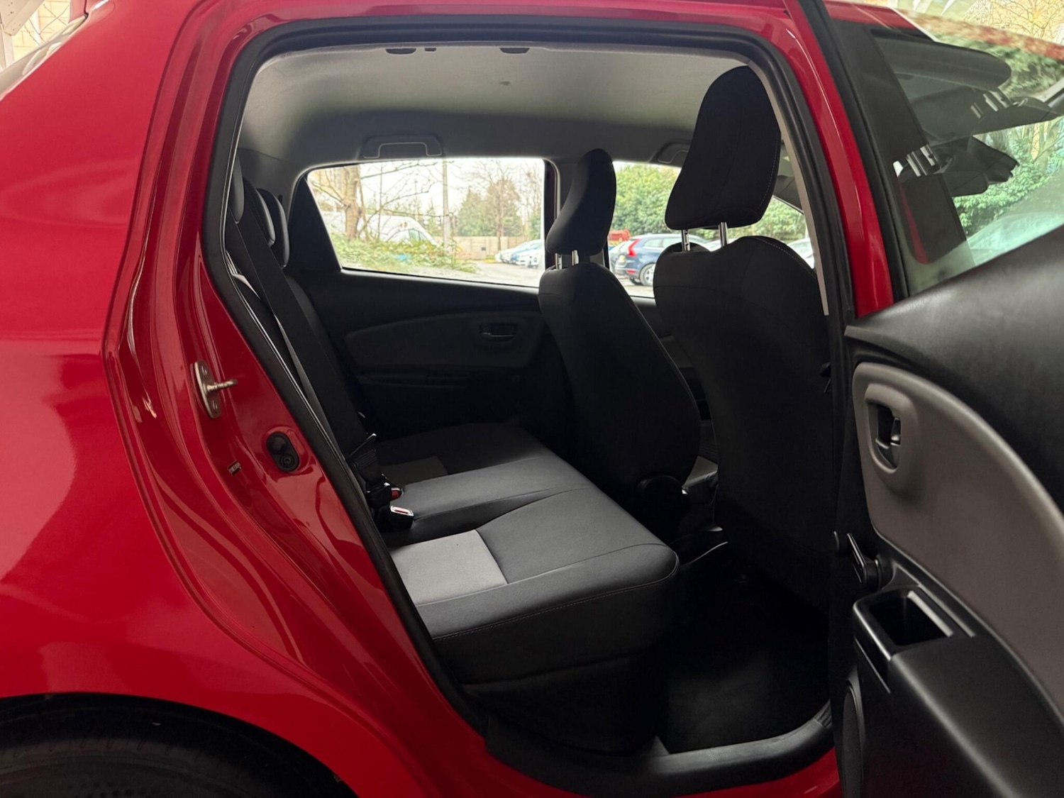 Used Toyota Yaris 2017 for sale - 76976495: Photo 18