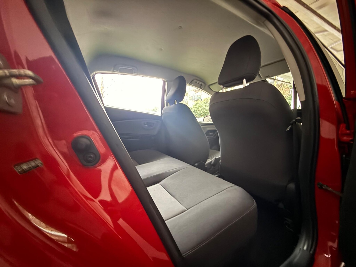 Used Toyota Yaris 2017 for sale - 76976495: Photo 19