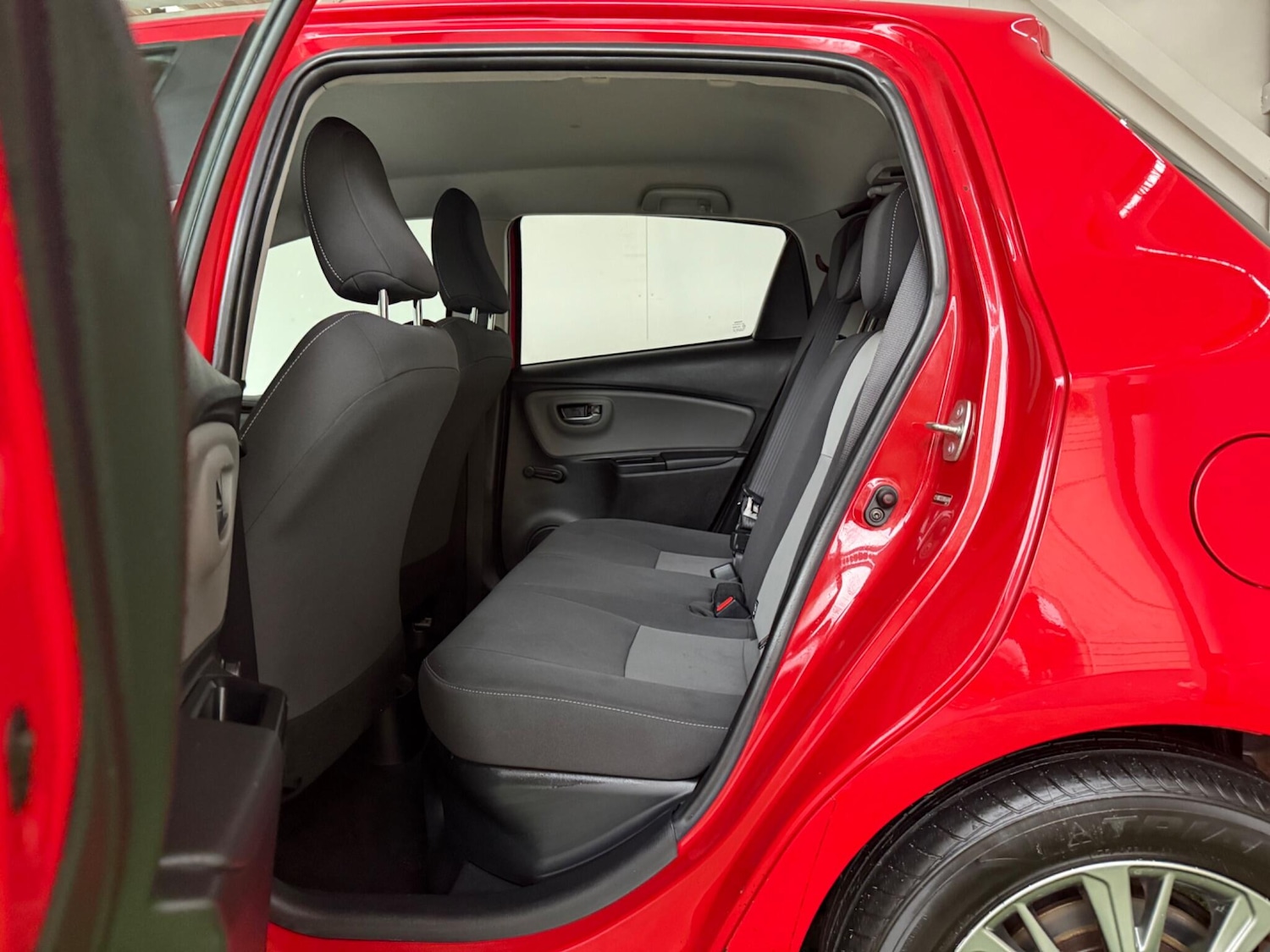 Used Toyota Yaris 2017 for sale - 76976495: Photo 22