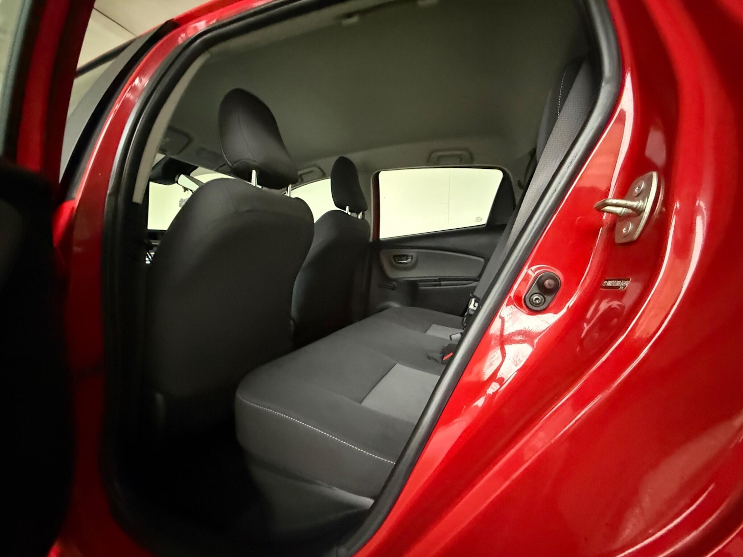 Used Toyota Yaris 2017 for sale - 76976495: Photo 23