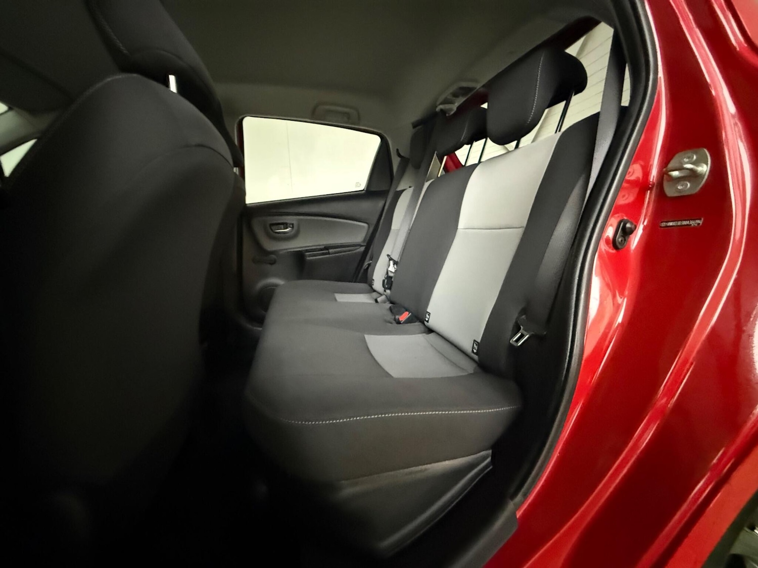 Used Toyota Yaris 2017 for sale - 76976495: Photo 24