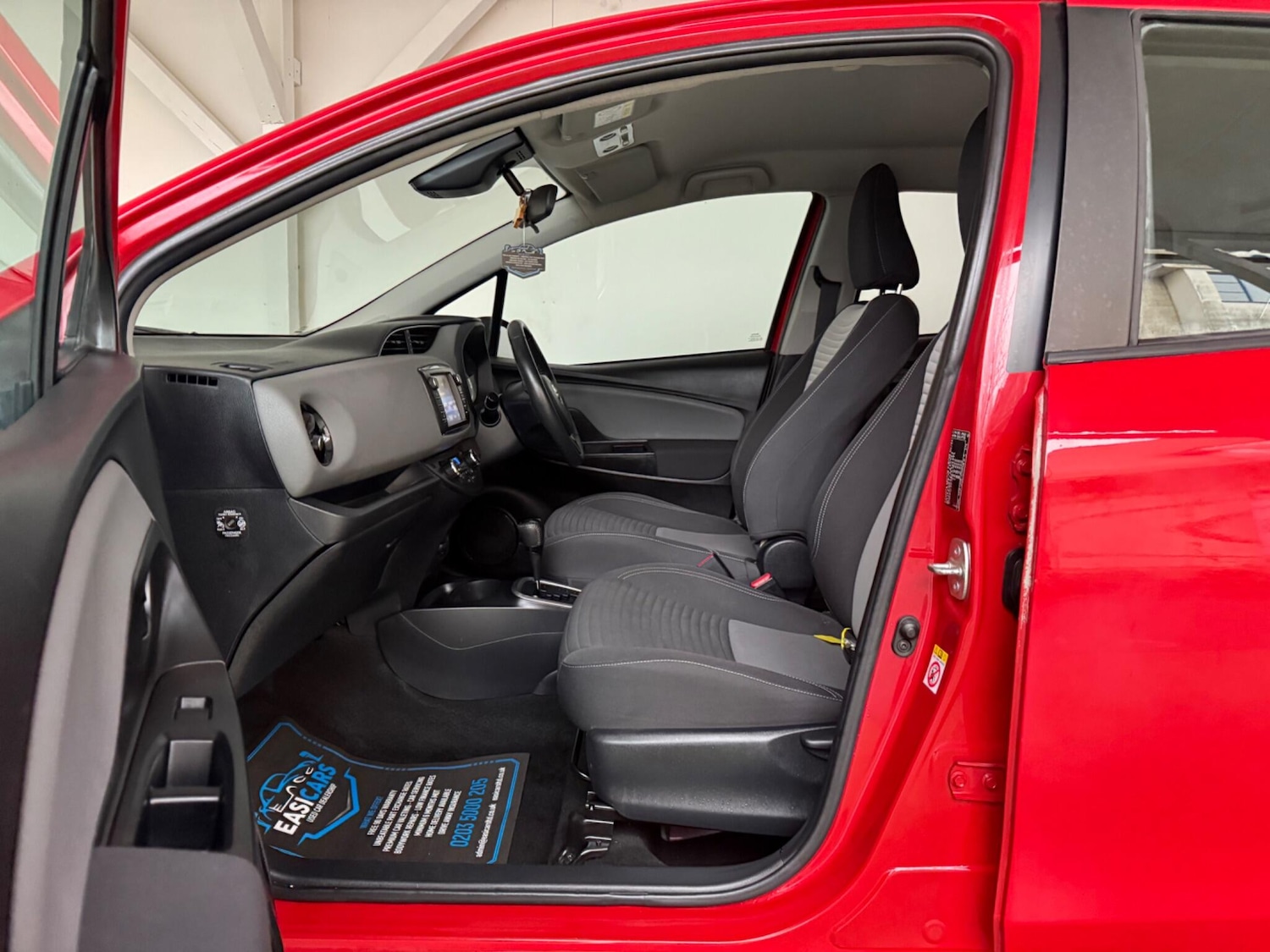 Used Toyota Yaris 2017 for sale - 76976495: Photo 25