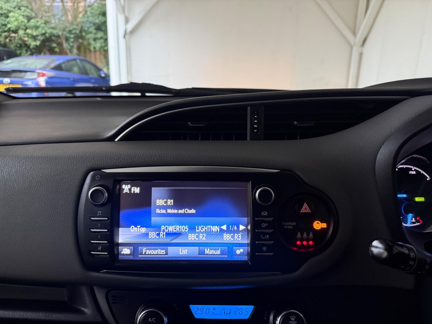 Used Toyota Yaris 2017 for sale - 76976495: Photo 29