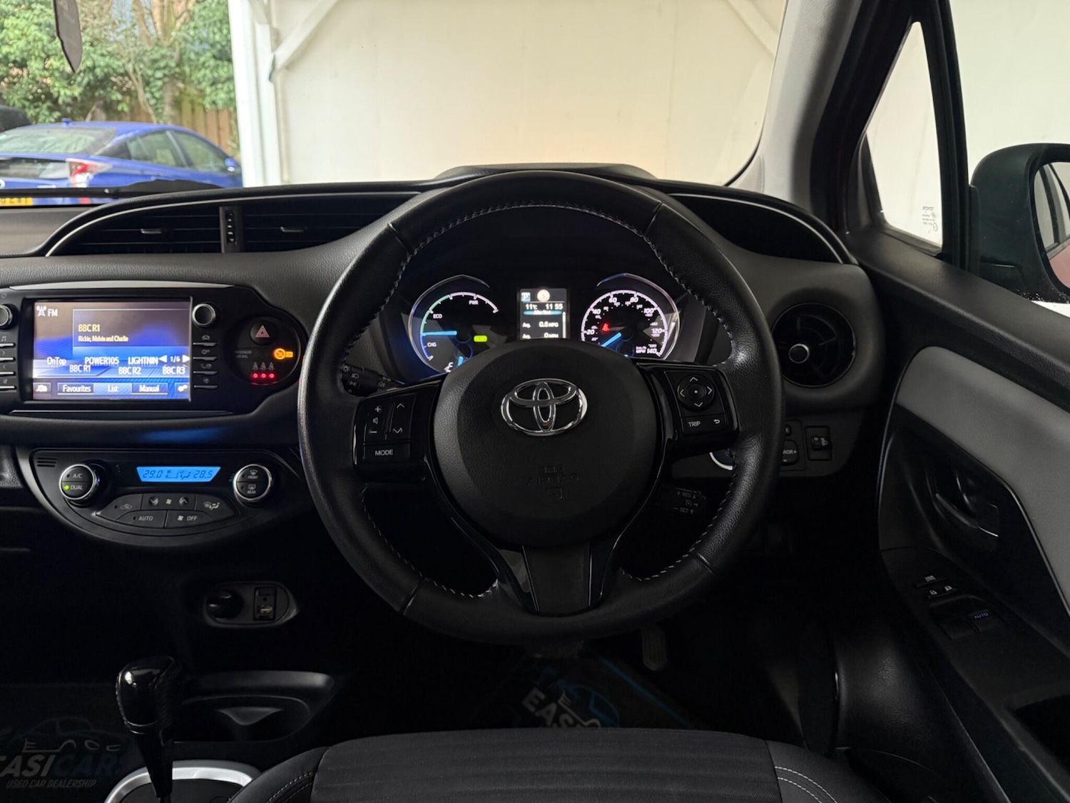 Used Toyota Yaris 2017 for sale - 76976495: Photo 32