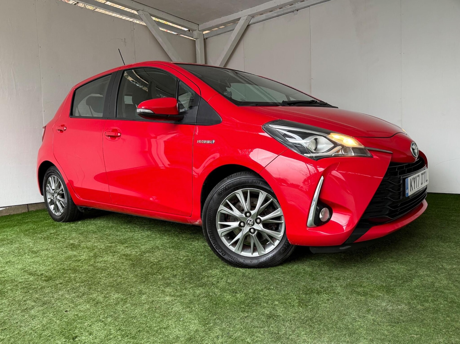 Used Toyota Yaris 2017 for sale - 76976495: Photo 4