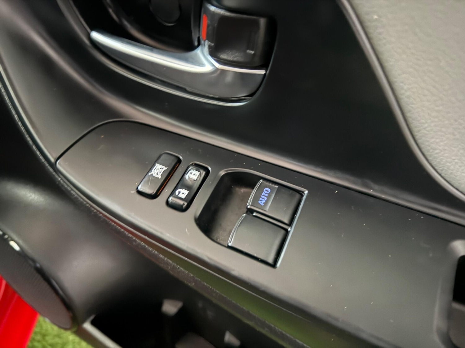 Used Toyota Yaris 2017 for sale - 76976495: Photo 40