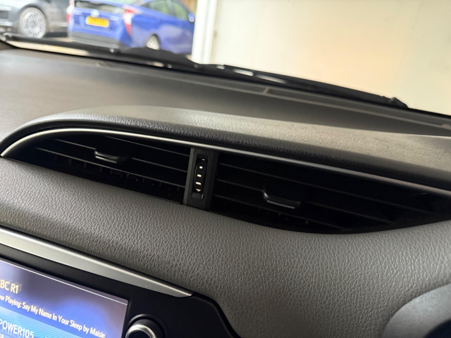 Used Toyota Yaris 2017 for sale - 76976495: Photo 43