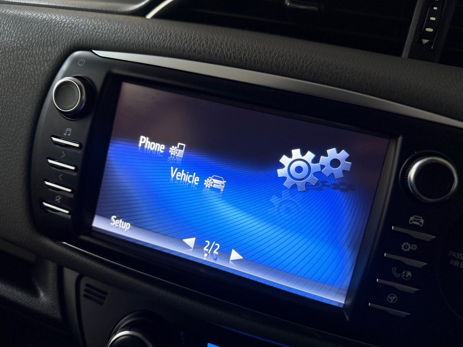 Used Toyota Yaris 2017 for sale - 76976495: Photo 47