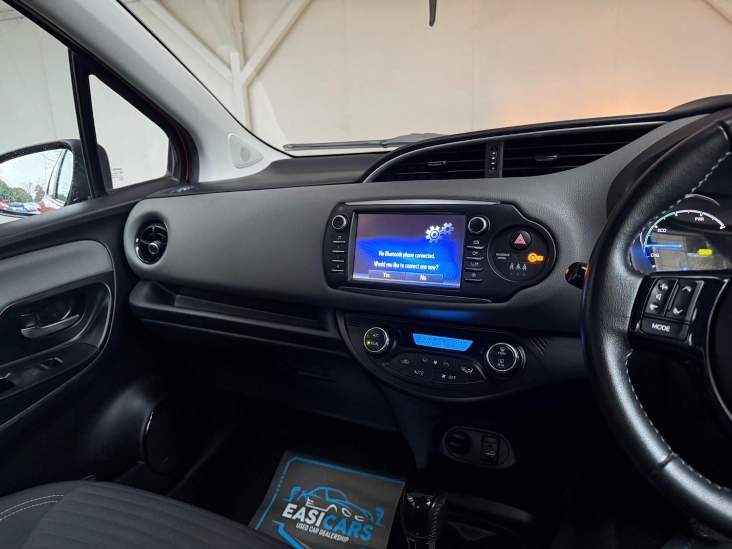 Used Toyota Yaris 2017 for sale - 76976495: Photo 56