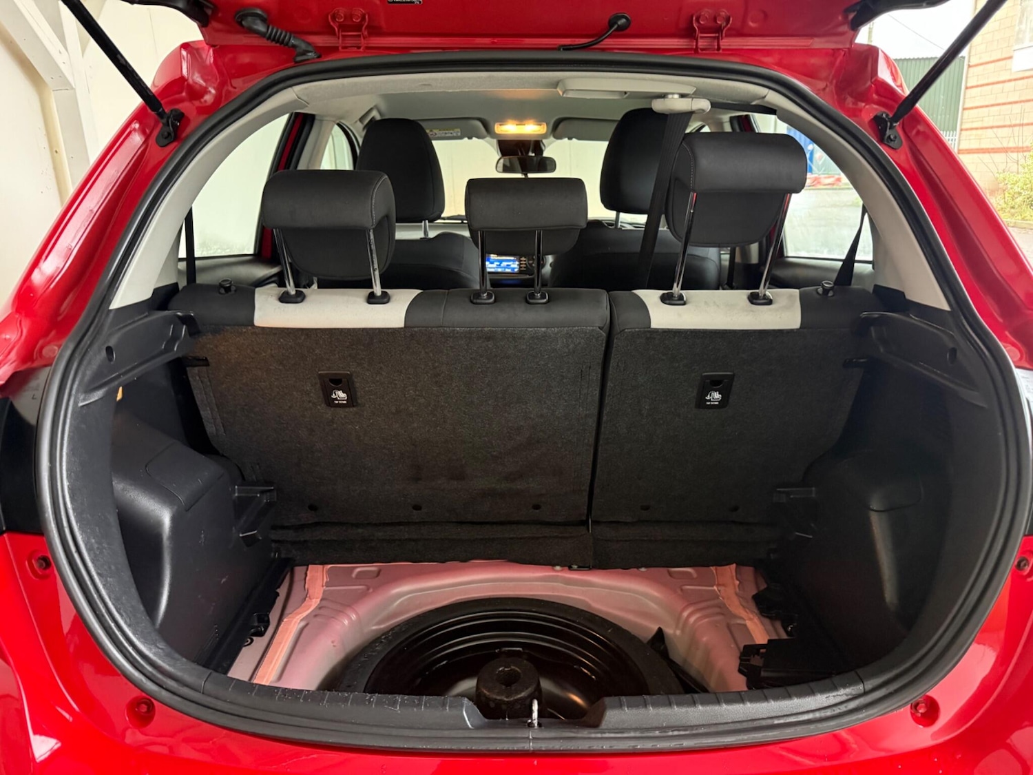 Used Toyota Yaris 2017 for sale - 76976495: Photo 8