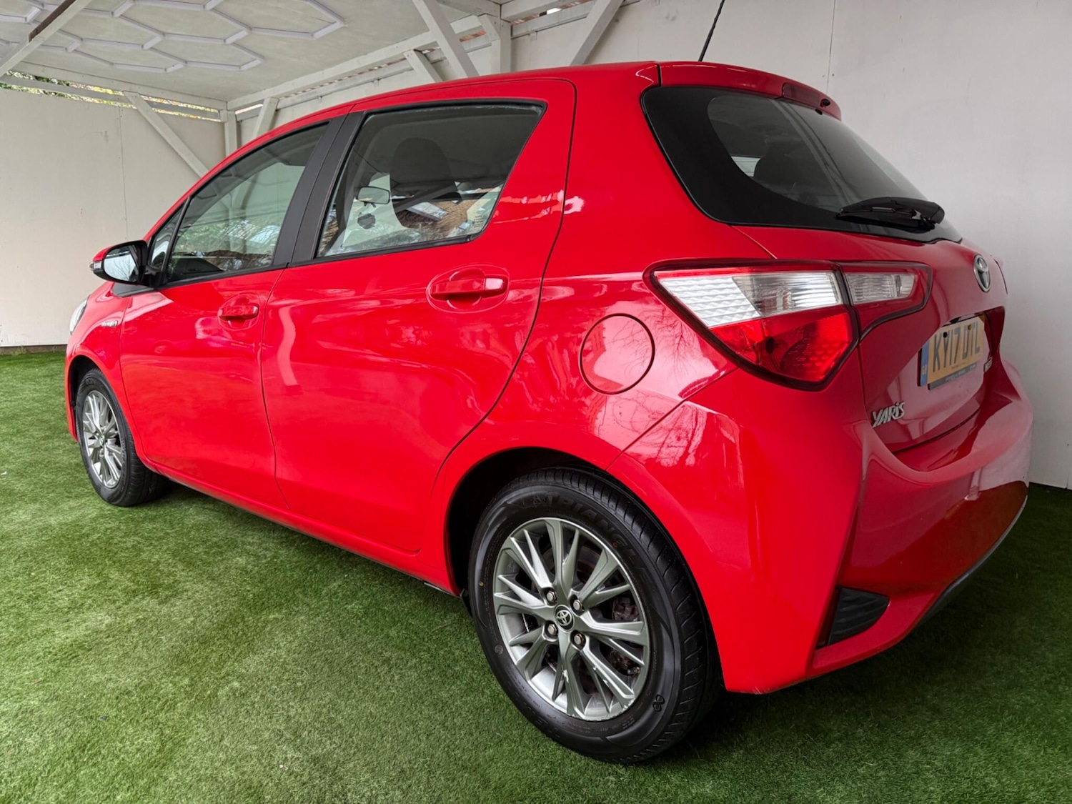 Used Toyota Yaris 2017 for sale - 76976495: Photo 9