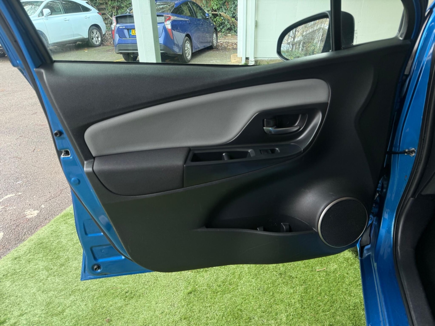 Used Toyota Yaris 2015 for sale - 77040414: Photo 26