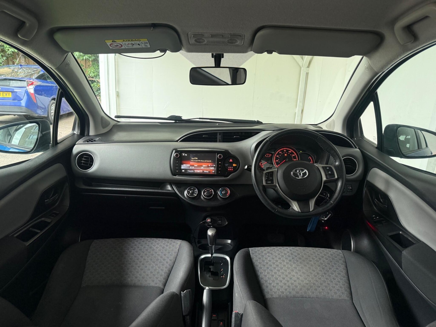 Used Toyota Yaris 2015 for sale - 77040414: Photo 27