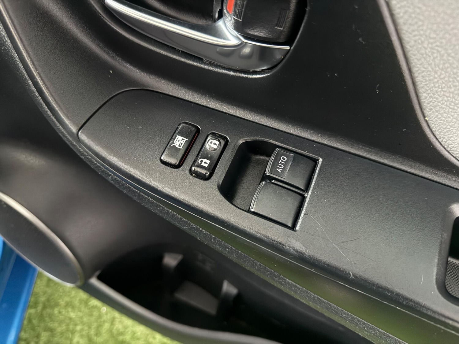 Used Toyota Yaris 2015 for sale - 77040414: Photo 40