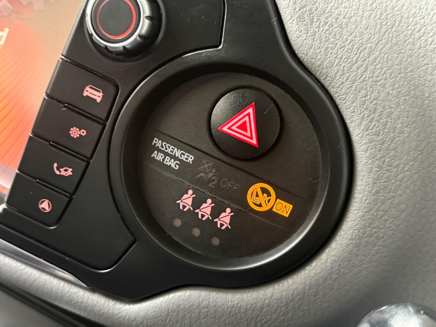 Used Toyota Yaris 2015 for sale - 77040414: Photo 50