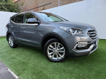 Used Hyundai Santa Fe 2017 for sale - 75927223: Photo