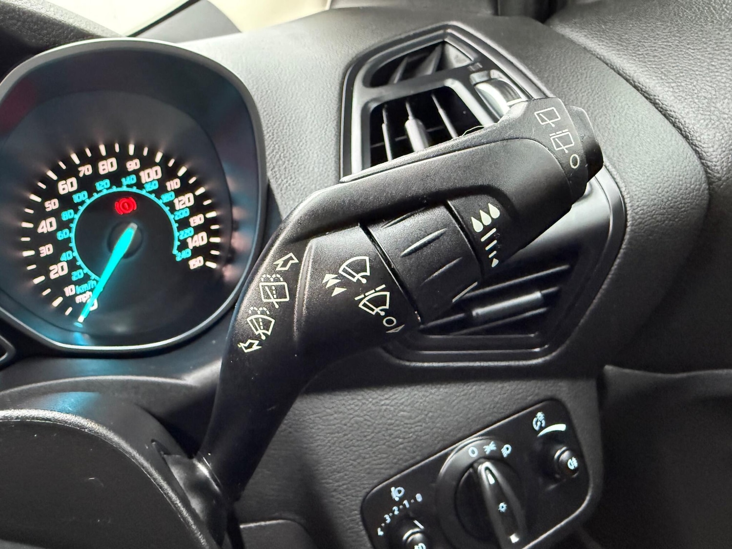 Used Ford Kuga 2016 for sale - 77977906: Photo 36