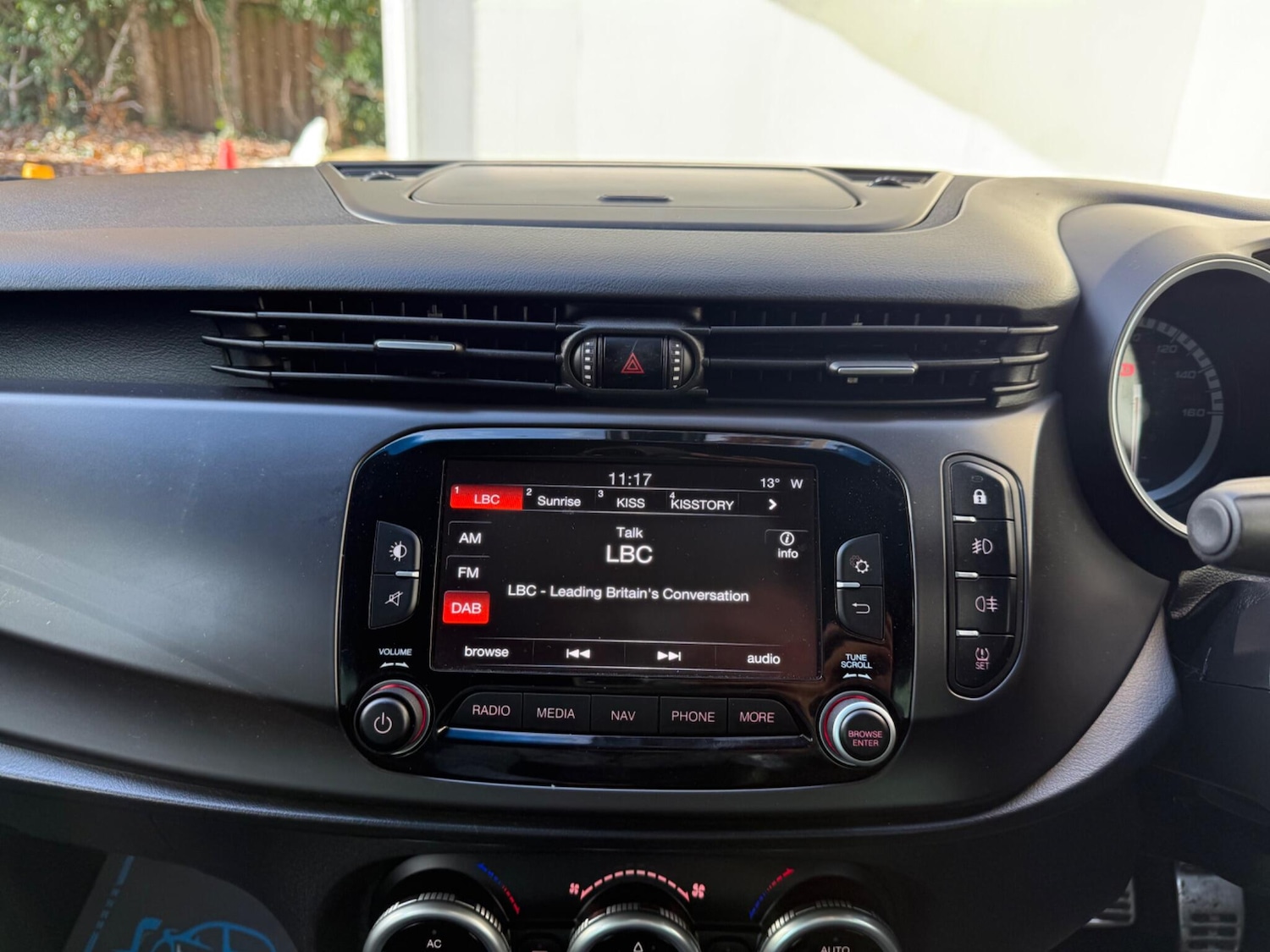 Used Alfa Romeo Giulietta 2015 for sale - 77040369: Photo 29