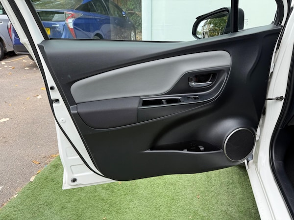 Used Toyota Yaris 2015 for sale - 76315029: Photo 27
