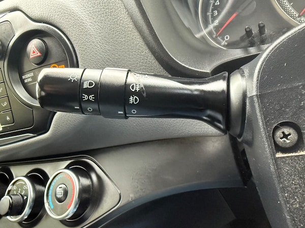 Used Toyota Yaris 2015 for sale - 76315029: Photo 36