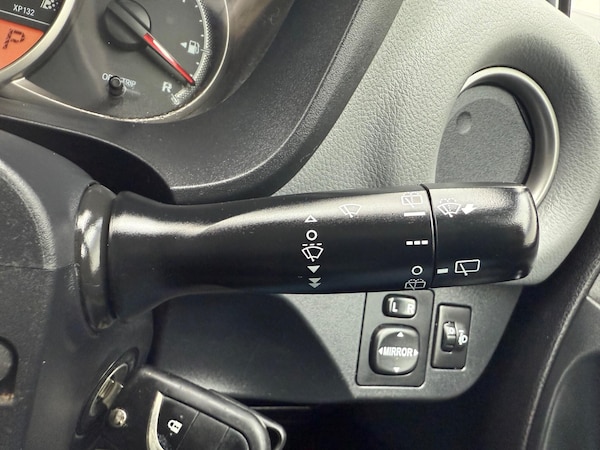 Used Toyota Yaris 2015 for sale - 76315029: Photo 37