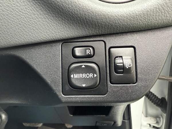 Used Toyota Yaris 2015 for sale - 76315029: Photo 42