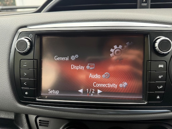 Used Toyota Yaris 2015 for sale - 76315029: Photo 47