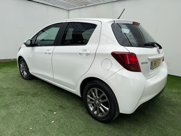 Used Toyota Yaris 2015 for sale - 76315029: Photo 9