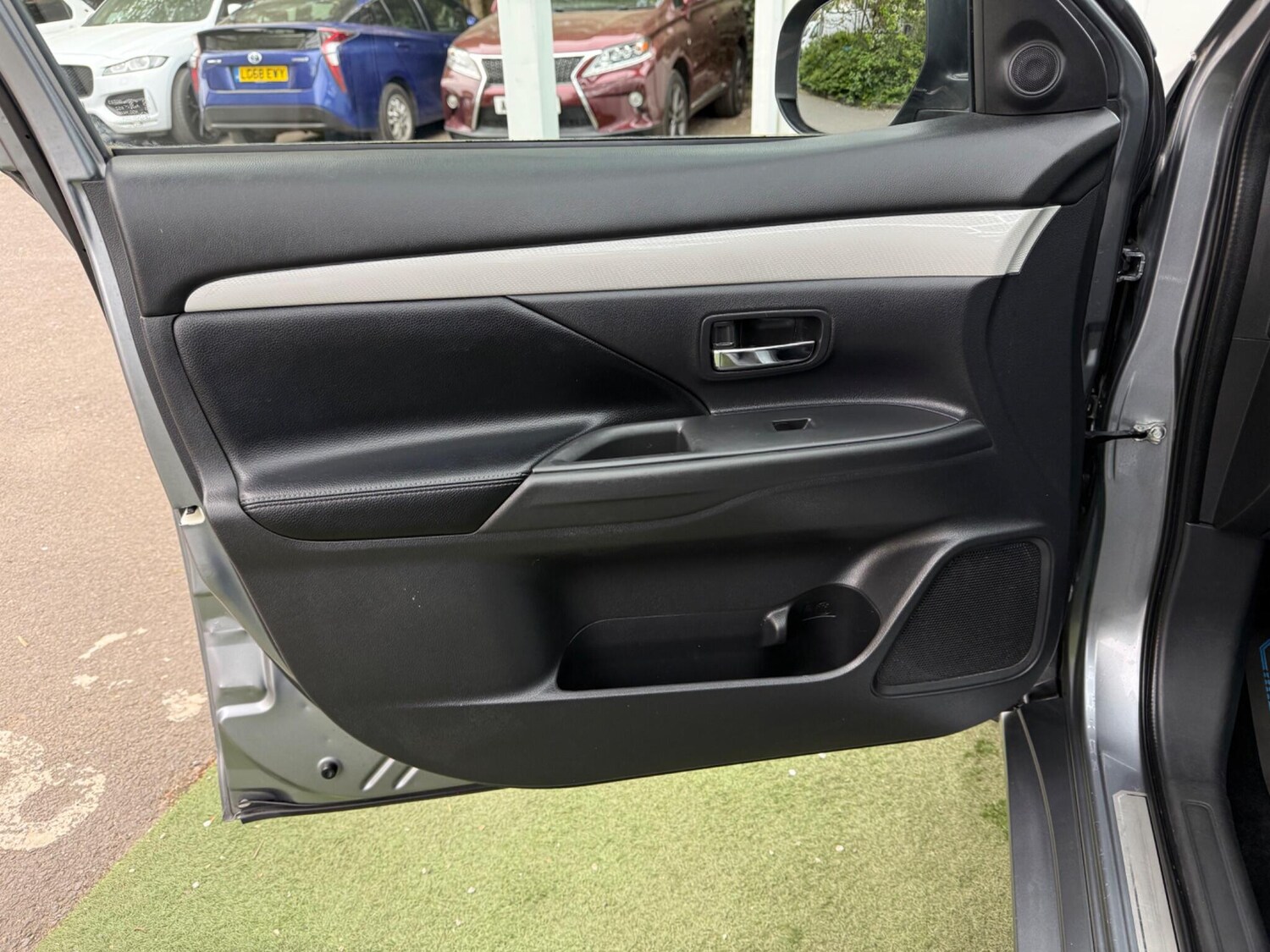 Used Mitsubishi Outlander for sale - 78214387: Photo 29