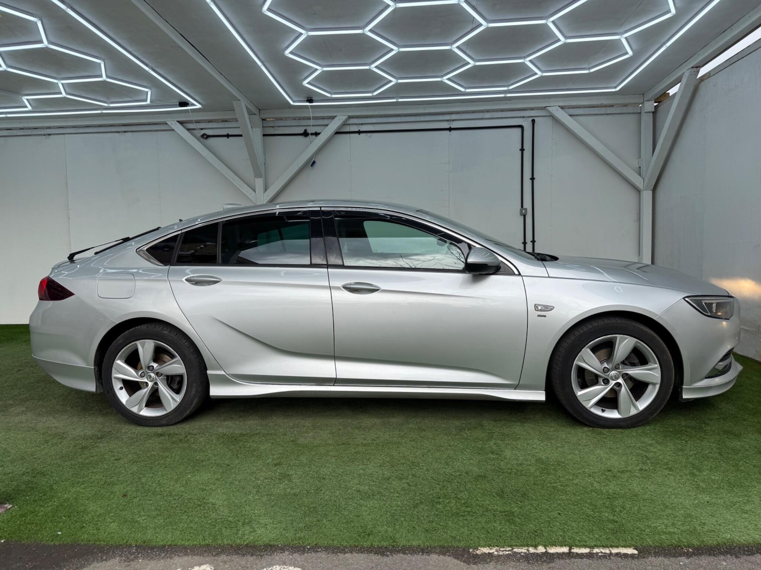 Used Vauxhall Insignia for sale - 77882313: Photo 2