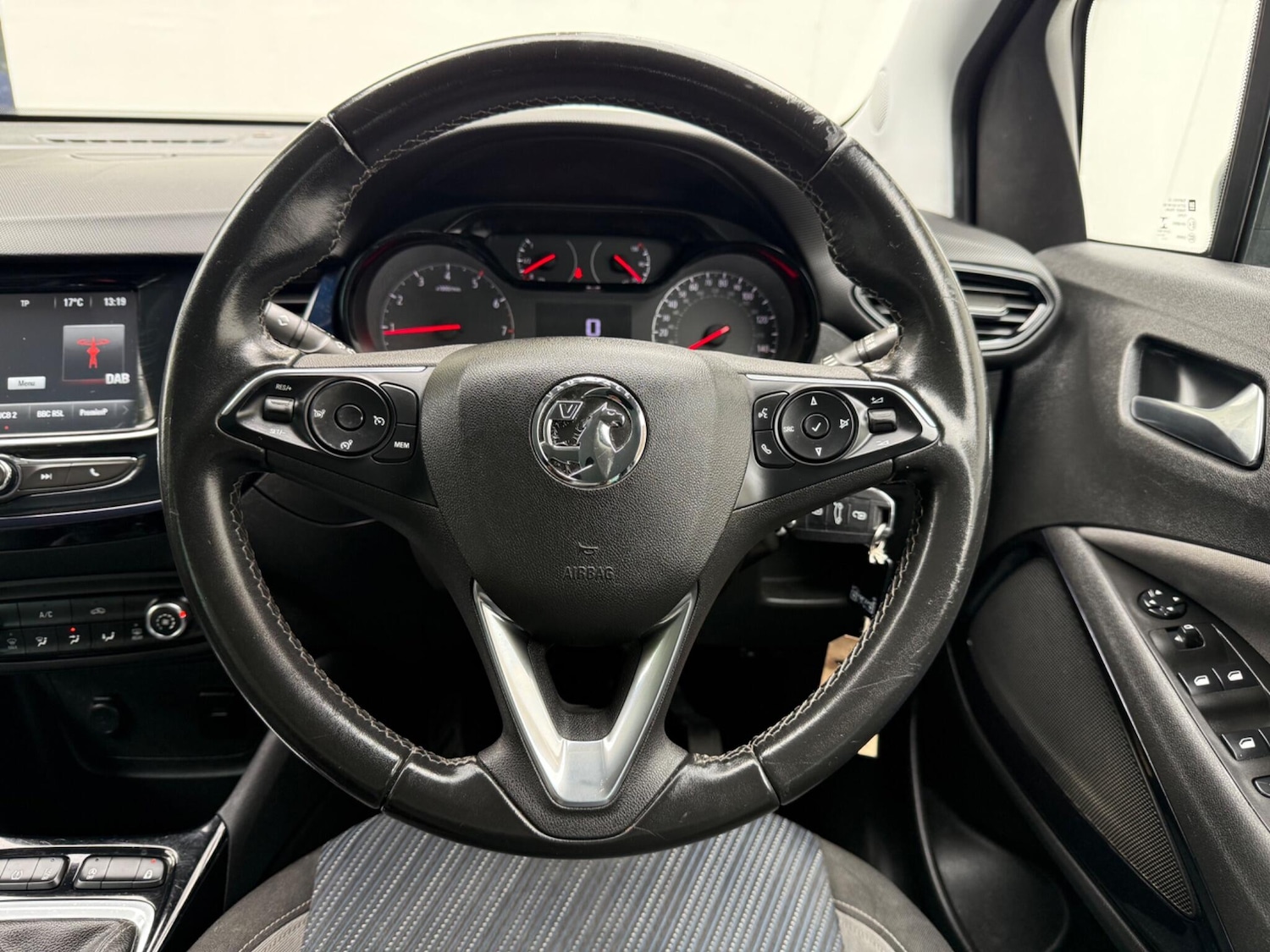 Used Vauxhall Crossland X 2019 for sale - 76084539: Photo 31