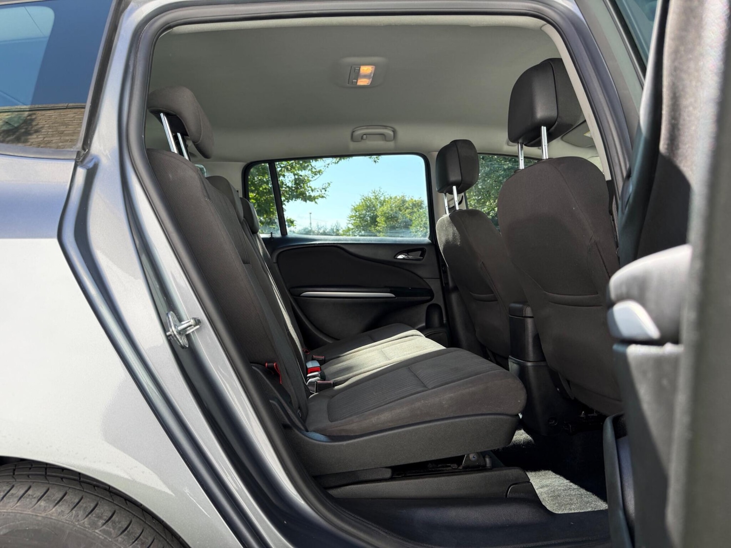 Used Vauxhall Zafira Tourer 2016 for sale - 76422991: Photo 17