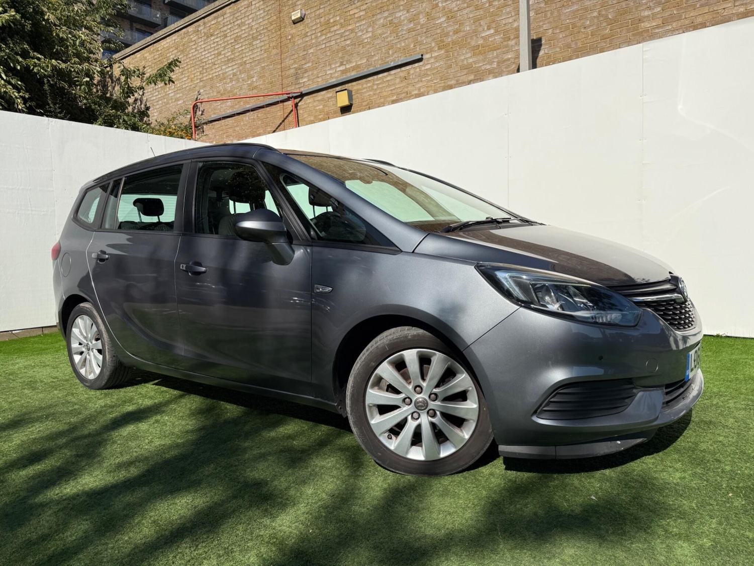 Used Vauxhall Zafira Tourer 2016 for sale - 76422991: Photo 4