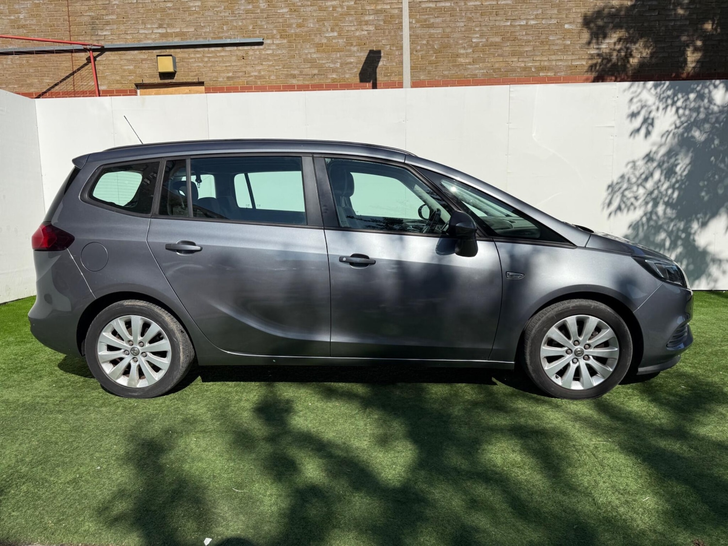 Used Vauxhall Zafira Tourer 2016 for sale - 76422991: Photo 5